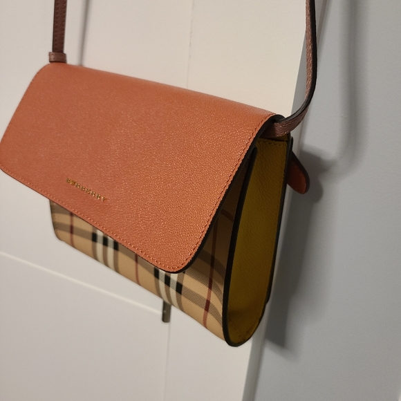 100% Authentic Burberry - Picture 4 of 4